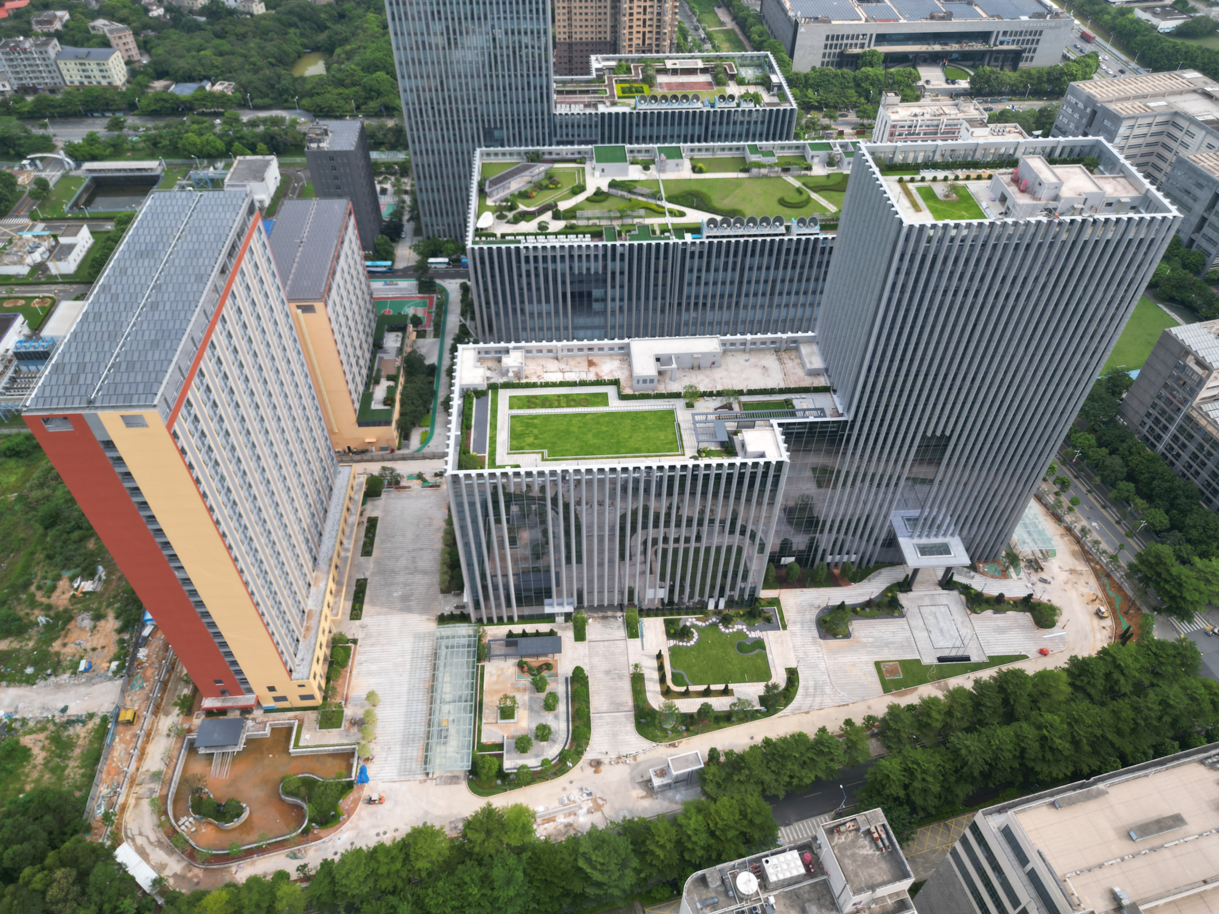 【集团网站投稿】AG真人三局承建的新产业生物运营大厦项目通过竣工验收.jpg